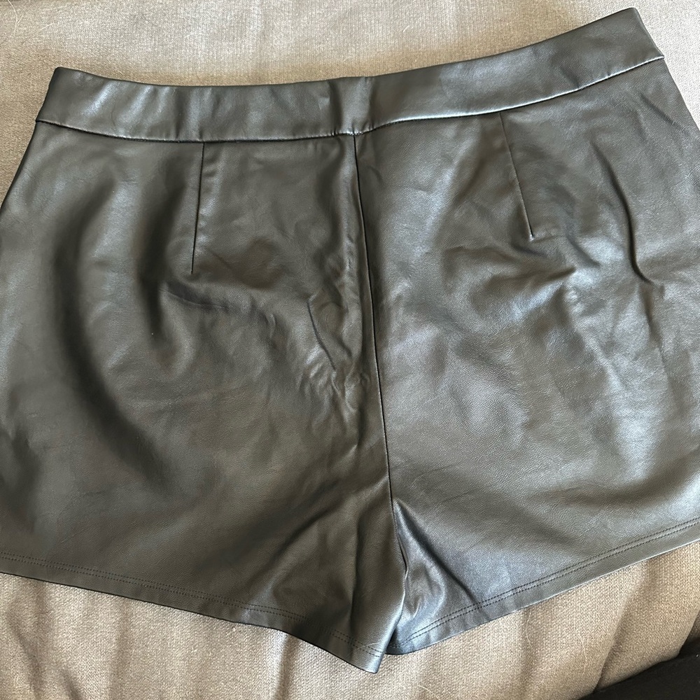 Express Black Faux Leather Women's Shorts - Picture 4 of 9